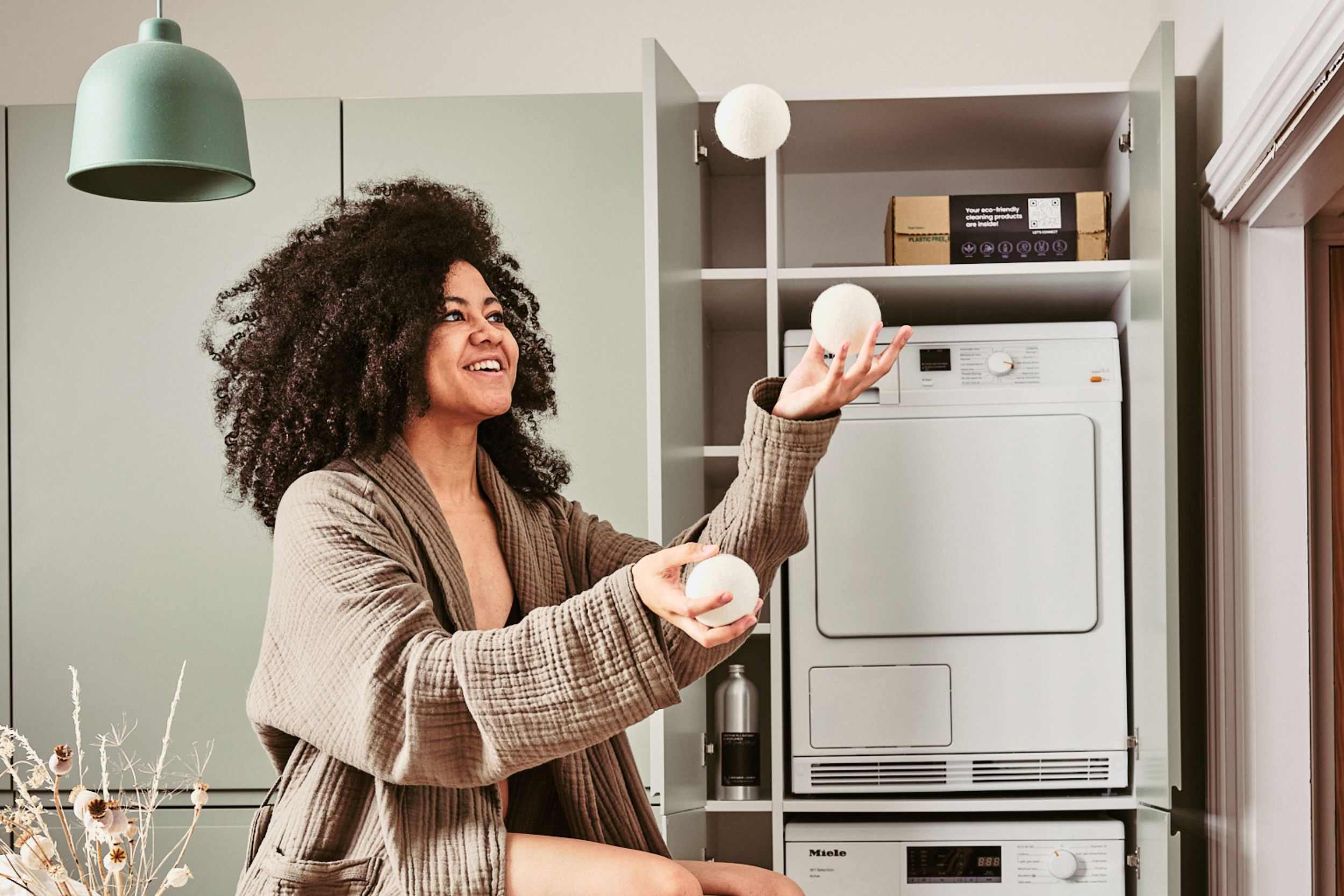 Wool vs Plastic Laundry Dryer Balls Which is the better choice