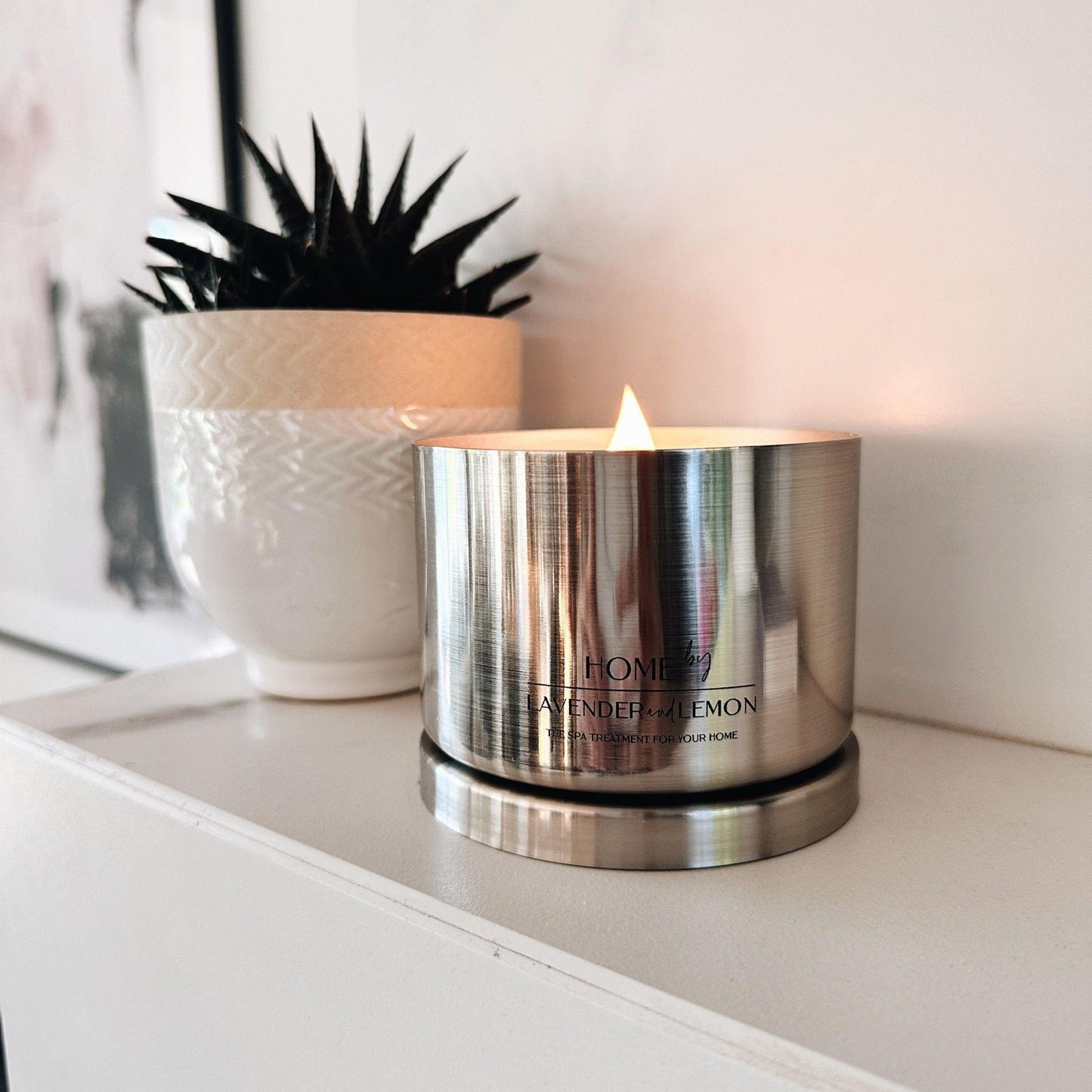 Luxury natural aromatherapy candle with essential oils